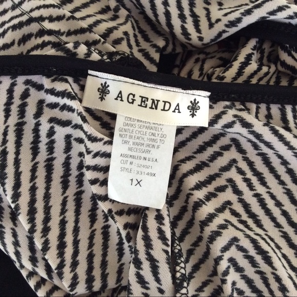 AGENDA PURPLE BLACK CHEVRON PRINT TOP SIZE 1X - Picture 4 of 7